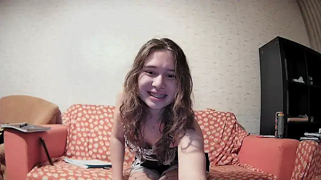 Snapshot of girliemilk chatting on February 13, 3:35 pm girliemilk online show from February 13, 3:35 pm