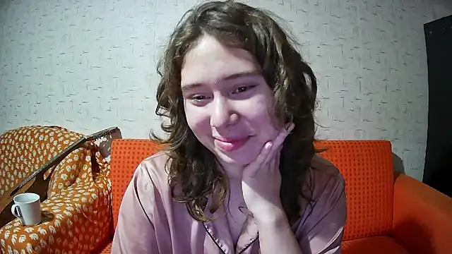 girliemilk online show from November 17, 9:19 pm