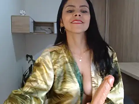 Snapshot of hema_gold chatting on February 18, 6:47 pm hema gold online show from February 18, 6:47 pm
