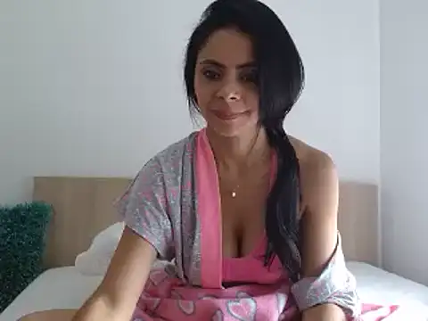 Snapshot of hema_gold chatting on February 17, 1:55 pm hema gold online show from February 17, 1:55 pm