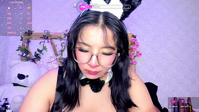 BeccaMathew online show from April 8, 1:40 am