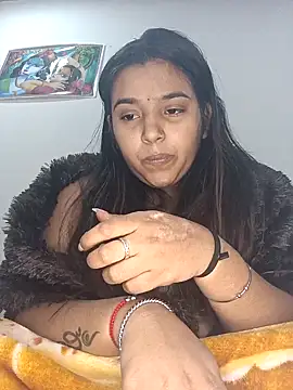 RAYI 01 online show from February 8, 5:18 pm