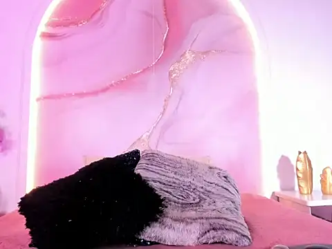 Snapshot of Sofii_Lopezz chatting on March 17, 12:46 pm Sofii Lopezz online show from March 17, 12:46 pm