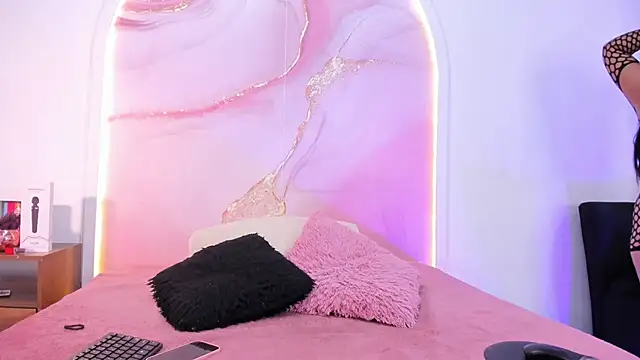 Snapshot of Sofii_Lopezz chatting on October 16, 11:40 am Sofii Lopezz online show from October 16, 11:40 am