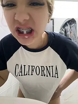 akirahattori online show from November 17, 4:05 am