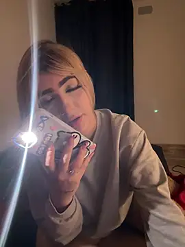 akirahattori online show from April 11, 12:40 am