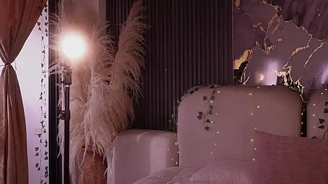 soidai miiu online show from April 9, 10:05 pm