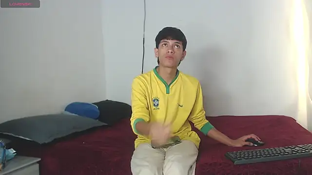 Snapshot of the_murderer chatting on March 18, 5:12 am the murderer online show from March 18, 5:12 am