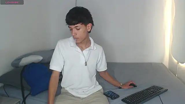 Snapshot of the_murderer chatting on March 22, 5:39 am the murderer online show from March 22, 5:39 am