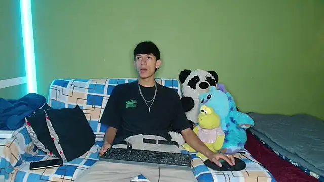 Snapshot of the_murderer chatting on October 31, 3:19 pm the murderer online show from October 31, 3:19 pm