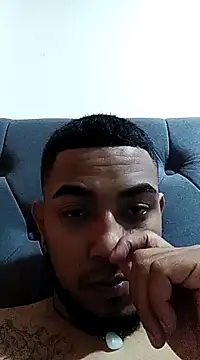 Elgroney23 online show from February 3, 3:09 am