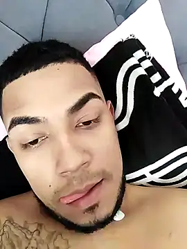 Elgroney23 online show from February 2, 9:45 pm