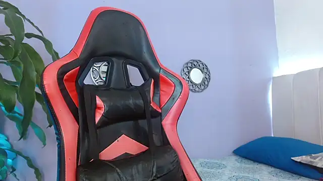 triana crimson online show from October 5, 12:12 am