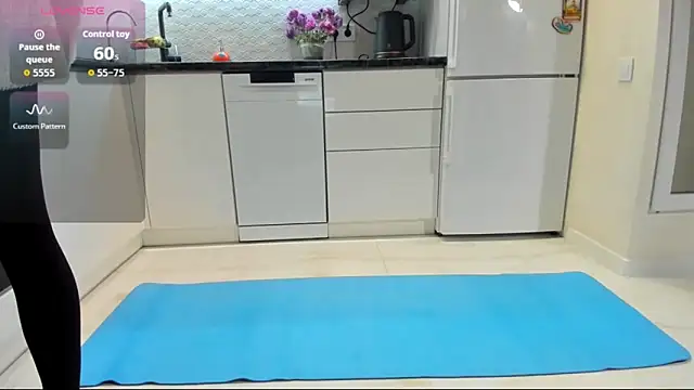 Snapshot of Katya_yoga chatting on October 15, 3:38 am Katya yoga online show from October 15, 3:38 am