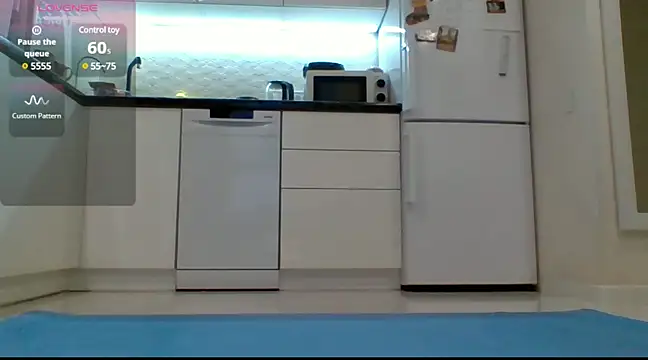 Snapshot of Katya_yoga chatting on February 17, 5:04 am Katya yoga online show from February 17, 5:04 am
