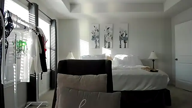 Snapshot of kaliii_jones chatting on March 19, 11:36 pm kaliii jones online show from March 19, 11:36 pm