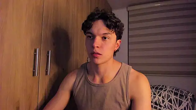 Snapshot of Mastrangelo_xxx chatting on September 13, 4:12 am Mastrangelo xxx online show from September 13, 4:12 am