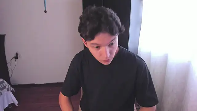 Snapshot of Mastrangelo_xxx chatting on March 17, 10:19 pm Mastrangelo xxx online show from March 17, 10:19 pm