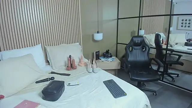 JessyCream online show from February 6, 9:22 pm