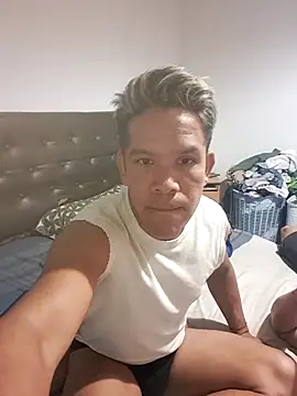 liamlara online show from March 2, 2:01 am