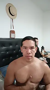 liamlara online show from May 24, 7:14 pm