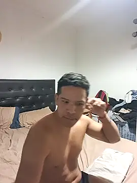 liamlara online show from October 11, 11:39 pm