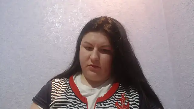 Snapshot of KiraSwee chatting on December 1, 5:25 pm KiraSwee online show from December 1, 5:25 pm