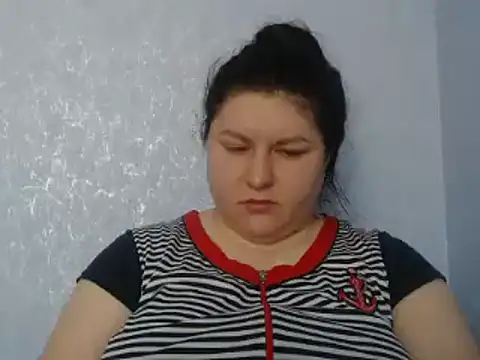 Snapshot of KiraSwee chatting on February 22, 11:46 am KiraSwee online show from February 22, 11:46 am