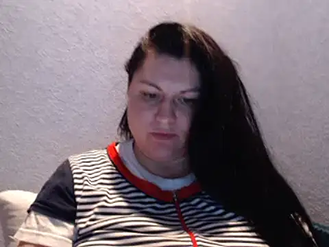 Snapshot of KiraSwee chatting on October 9, 5:35 pm KiraSwee online show from October 9, 5:35 pm