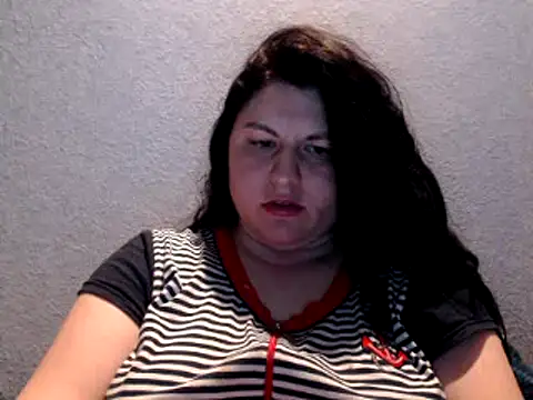 Snapshot of KiraSwee chatting on March 21, 5:45 pm KiraSwee online show from March 21, 5:45 pm