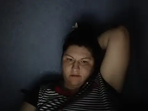 Snapshot of KiraSwee chatting on September 21, 6:13 pm KiraSwee online show from September 21, 6:13 pm