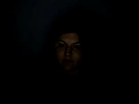 Snapshot of KiraSwee chatting on December 13, 9:41 pm KiraSwee online show from December 13, 9:41 pm