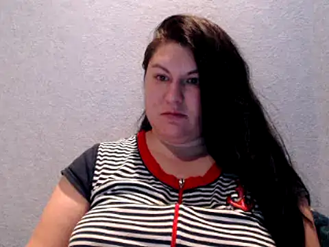 Snapshot of KiraSwee chatting on December 20, 6:45 pm KiraSwee online show from December 20, 6:45 pm