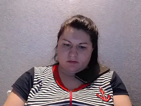 Snapshot of KiraSwee chatting on March 5, 5:50 pm KiraSwee online show from March 5, 5:50 pm