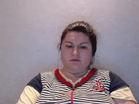 Snapshot of KiraSwee chatting on February 2, 6:20 pm KiraSwee online show from February 2, 6:20 pm