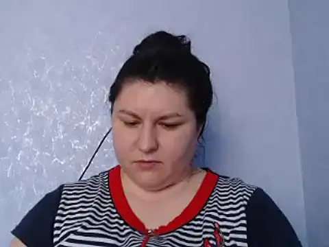 Snapshot of KiraSwee chatting on March 6, 1:03 pm KiraSwee online show from March 6, 1:03 pm