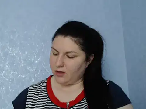 Snapshot of KiraSwee chatting on September 22, 3:18 pm KiraSwee online show from September 22, 3:18 pm