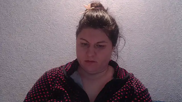 Snapshot of KiraSwee chatting on December 4, 2:05 pm KiraSwee online show from December 4, 2:05 pm