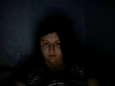 Snapshot of KiraSwee chatting on March 12, 7:14 pm KiraSwee online show from March 12, 7:14 pm