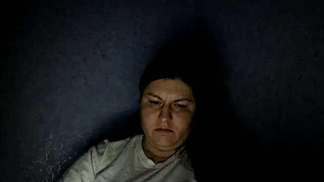 Snapshot of KiraSwee chatting on September 9, 8:29 pm KiraSwee online show from September 9, 8:29 pm