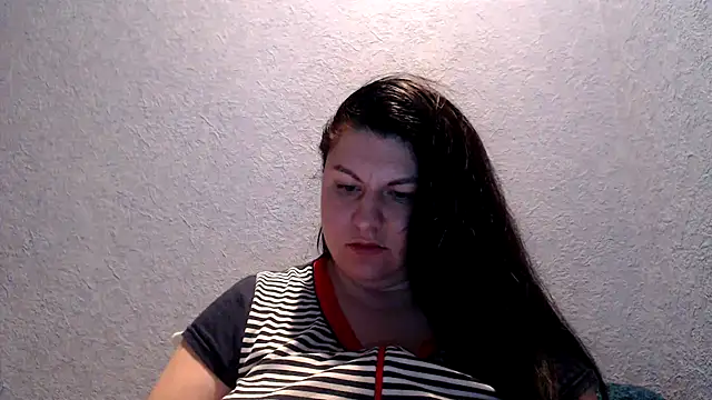 Snapshot of KiraSwee chatting on November 28, 7:14 pm KiraSwee online show from November 28, 7:14 pm