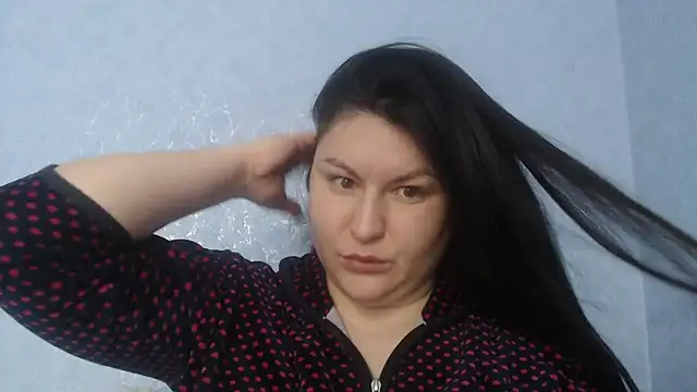 Snapshot of KiraSwee chatting on December 3, 9:31 am KiraSwee online show from December 3, 9:31 am