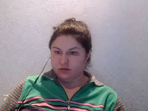 Snapshot of KiraSwee chatting on January 24, 6:35 pm KiraSwee online show from January 24, 6:35 pm