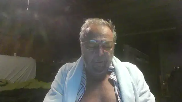 Snapshot of mercuryice chatting on October 30, 3:09 pm mercuryice online show from October 30, 3:09 pm