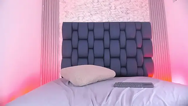 Ashlyaurora online show from March 19, 6:02 am