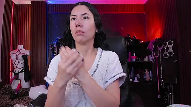 Snapshot of XiaQueen chatting on February 2, 11:31 am XiaQueen online show from February 2, 11:31 am