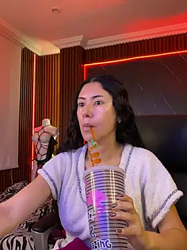 XiaQueen online show from November 12, 11:25 am