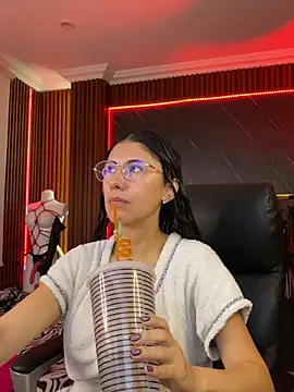 XiaQueen online show from November 13, 11:36 am