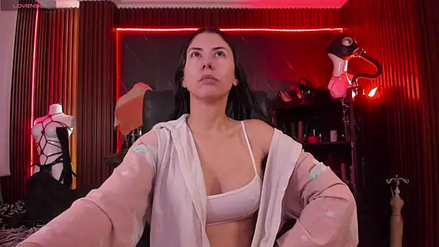 Snapshot of XiaQueen chatting on December 19, 11:56 am XiaQueen online show from December 19, 11:56 am