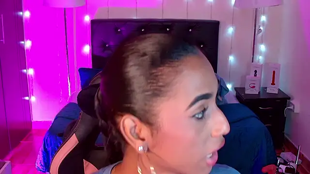 Alissemasiel online show from February 3, 4:56 pm